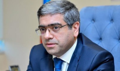 Azərbaycanda nazir müavininin atasının kartından pul oğurlandı