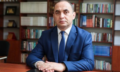 İranda təhsil almağa qarşı çıxan deputat Suriyada dini təhsil alıb