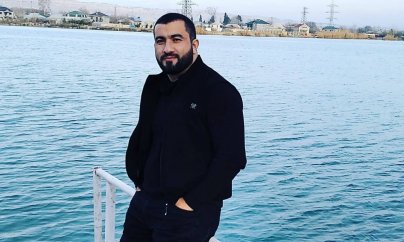 “İlham Əliyev, xalq səni sevmir” yazan şəxsin məhkəməsi başlayıb