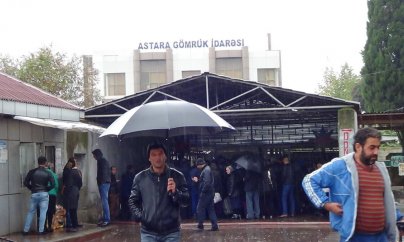 İran yük maşınlarının Astarada saxlanıldığını deyir, Azərbaycan təkzib edir