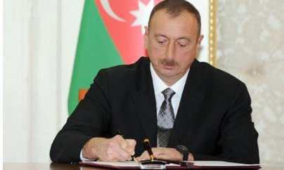 İlham Əliyev Mikayıl Cabbarovun qayınatasını təltif etdi