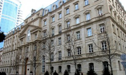 “Nazirliyin işçisinə deyirəm ki, evimə yağış yağır, deyir, yağışlar kəsəcək, üzü yaya gedirik