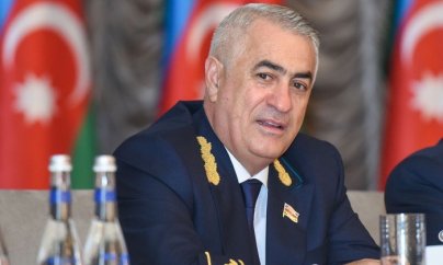 Cavid Qurbanov işçilərin maaşını 150 manat kəsir - Etiraz aksiyası