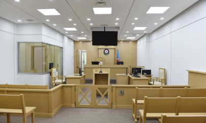 Azərbaycanda məhkəmə katibi döyüldü