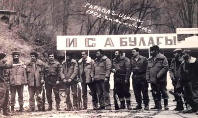 Şuşadakı yurdu əllərindən alınan Qacarlar...