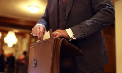 30 min rüşvət istəyən prokurorluq əməkdaşına cinayət işi başlandı