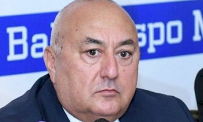 Nazir müavininin həyat yoldaşı bir ildə 53 dəfə xaricə gedib