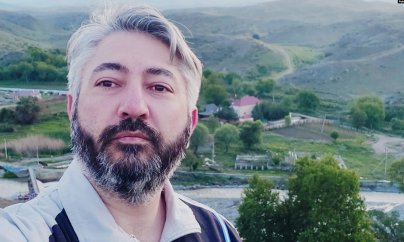 Həbsdə olan jurnalistin həyat yoldaşı məhkəmə istintaqının uzadılmasından narahatdır