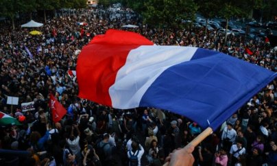 Fransa seçkilərində solçular koalisiyasının öndə olduğu deyilir