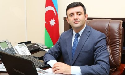 Təhsil idarəsinin müdiri qəbuluna gələn qazini cərimələtdirdi