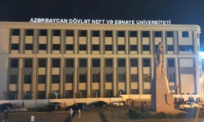 Universitet müəllimi şəxsi münaqişə zəminində işdən çıxarıldığını deyir