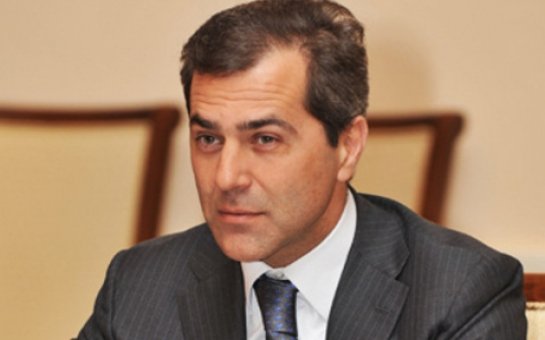 "Roşen"in Azərbaycan nümayəndəliyinə hansı məmur himayədarlıq edir?  