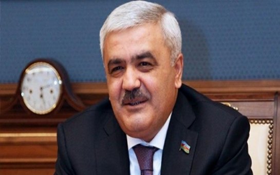 Rövnəq Abdullayevdən açıqlama:  "Çökməyib"