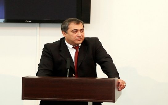 Federasiya prezidenti istefa verdi  