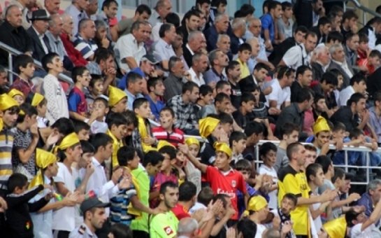 Zaqatalalılar ayağa qalxdı:   tərbiyəsiz jestə görə...