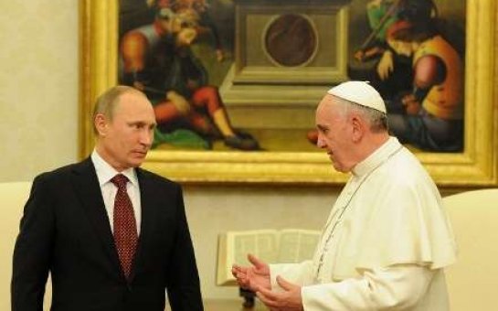 Putin Papanı bir saat gözlətdi