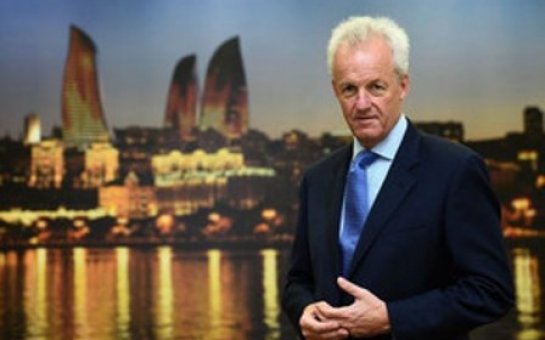 “Bağlanış mәrasimi fәrqli olacaq” - Saymon Kleq