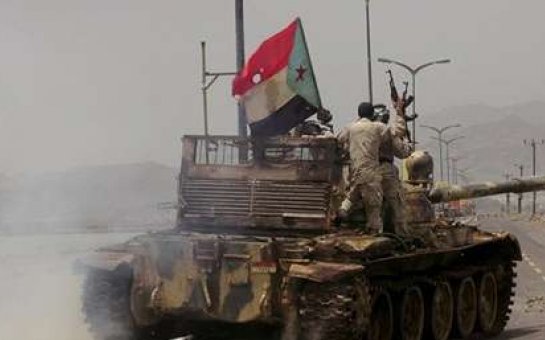 Husilər Ədən ətrafını bombardman etdi