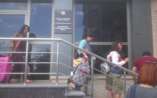 Xanım jurnalistlər sərbəst buraxıldı - FOTO