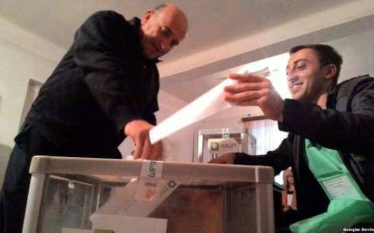 Gürcüstan yeni parlamenti seçir