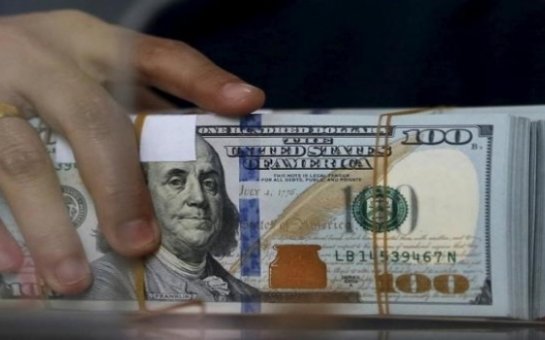 Azərbaycanda dollar 1.58 manata düşdü