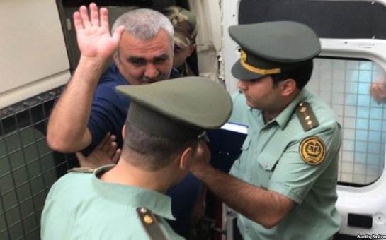 Əfqan Muxtarlıya zəng, kitab və görüş qadağaları