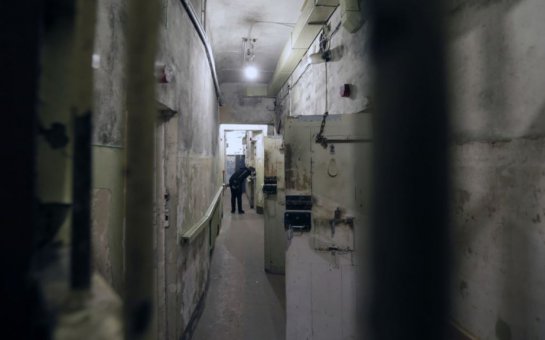 Həbsdəki redaktor işgəncəyə məruz qaldığını deyir