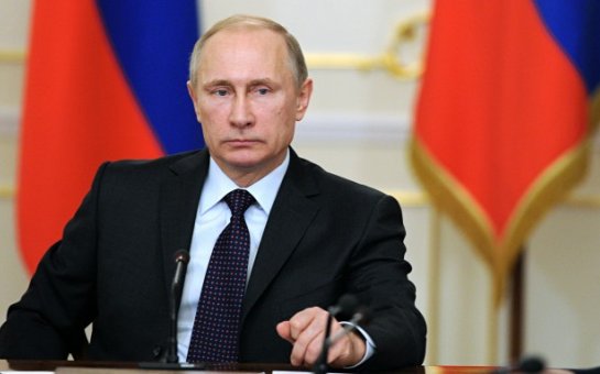 Putin “xarici agent” statusu haqda qanunvericilik aktını imzalayıb
