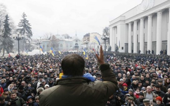 Saakaşvili xalqı Poroşenkoya qarşı “İmpiçment Marşı”na çağırdı