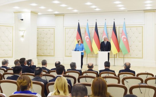 İlham Əliyevlə Angela Merkelin birgə mətbuat konfransı olub