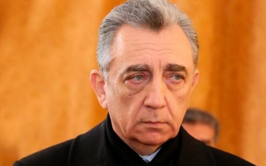 Eldar Əzizov 3 vəzifəli şəxsi işdən azad edib