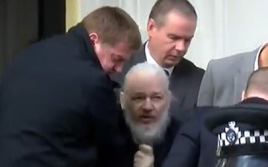 “WikiLeaks”in qurucusu Londonda polis tərəfindən saxlanılıb