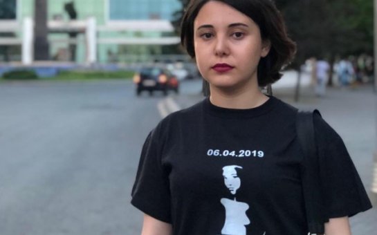 Jurnalist Prezident Administrasiyası qarşısında saxlanılıb