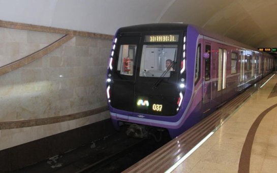 Bakı metrosunda yeni qatarda problem: Stansiyaya təcili yardım çağırılıb