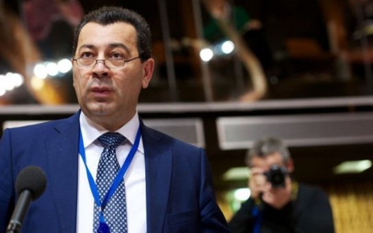 Səməd Seyidov namizəd olduğu bölgə ilə bağlı şeir yazdı: 