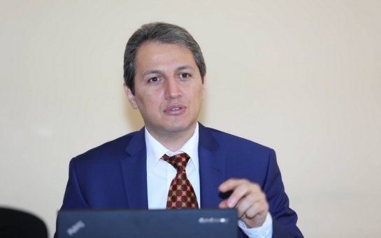 Media eksperti deputatlara səsləndi