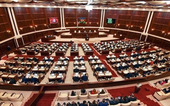 Milli Məclis yeni qanun layihələrinin müzakirəsini təxirə saldı