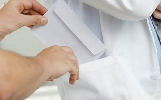 Zərifə Əliyeva adına Göz Klinikasında pasiyentlərdən əlavə pul tələb olunur?