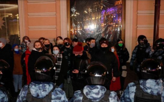 Rusiyada Navalnıya dəstək aksiyasında iştirak edən məktəbli həbs edildi