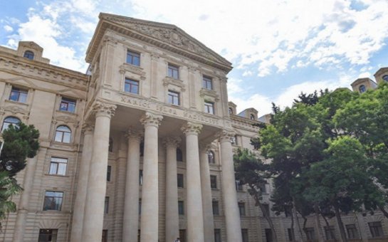 Azərbaycan XİN Paşinyana şeirlə cavab verdi