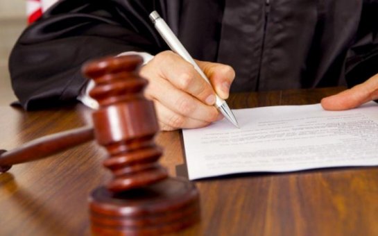 Gömrük İdarəsinin vəzifəli şəxsləri barəsində həbs qərarı verildi