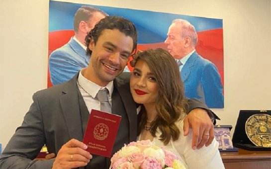 Van Dammın oğlu azərbaycanlı pianoçu ilə evləndi