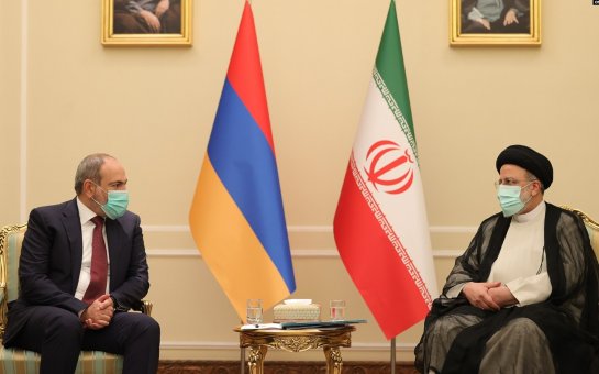 Paşinyan Rəisi ilə görüşüb