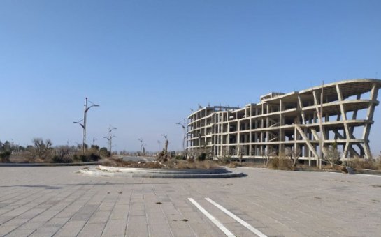 “Xəzər adaları”ndan geriyə qalanlar - inək təzəkləri və yarımçıq tikililər...