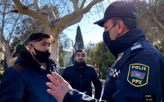 Bir qrup hərbi qulluqçu Prezident Administrasiyası qarşısında aksiya keçirib