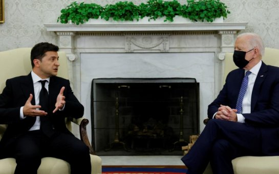 Zelenski Baydendən maliyyə və hərbi yardım istəyib