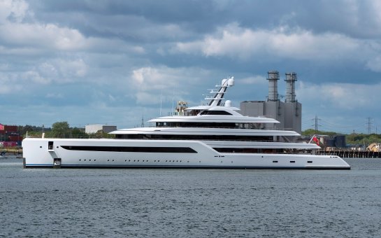 Rusiyalı milyarderin 600 milyonluq yaxtası müsadirə olunub