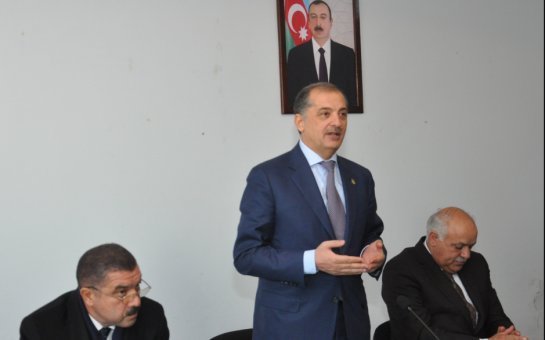 Zavod direktoru: “İcra hakimiyyətinin bina tikintisinə beton vermək üçün baş mühasibə 2-3 min manat verdim”