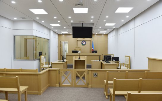 Azərbaycanda məhkəmə katibi döyüldü