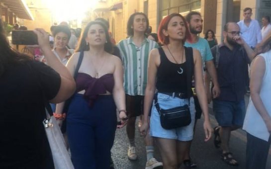 İctimai fəallar məhkəməyə etiraz aksiyası keçiriblər